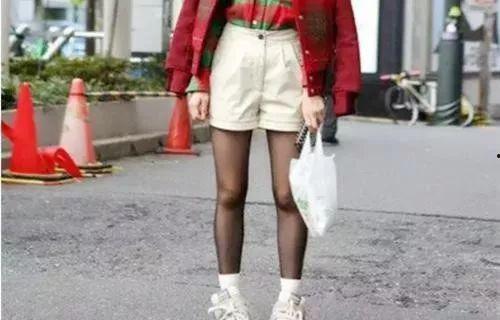 短丝袜脚穿靴子视频,短丝袜脚穿靴子的独特魅力