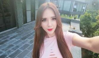 在线播放巨乳童颜Lucie,在线播放的青春诱惑