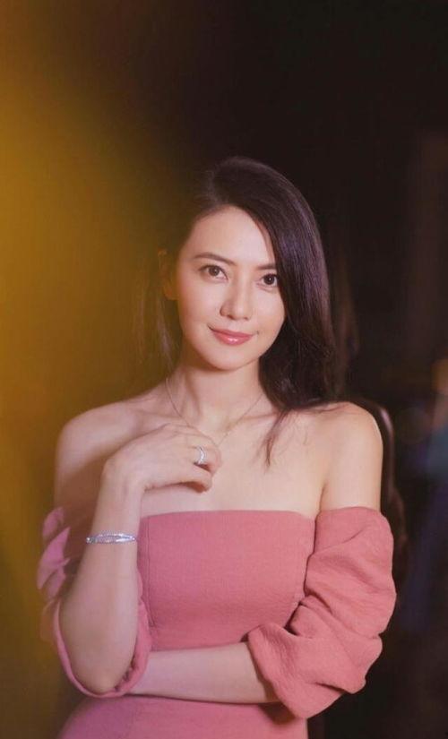 南通胸模大赛晃奶视频,晃奶视频成焦点