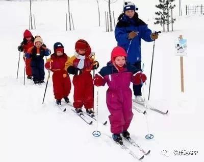 滑雪博主爆料视频大全,视频大全中的滑雪技巧与精彩瞬间