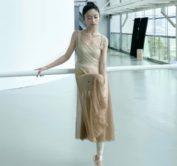 油光丝袜芭蕾舞视频