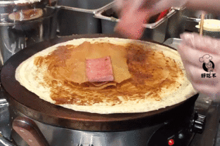 吃瓜卖煎饼网红是谁啊,揭秘“吃瓜卖煎饼网红”背后的故事